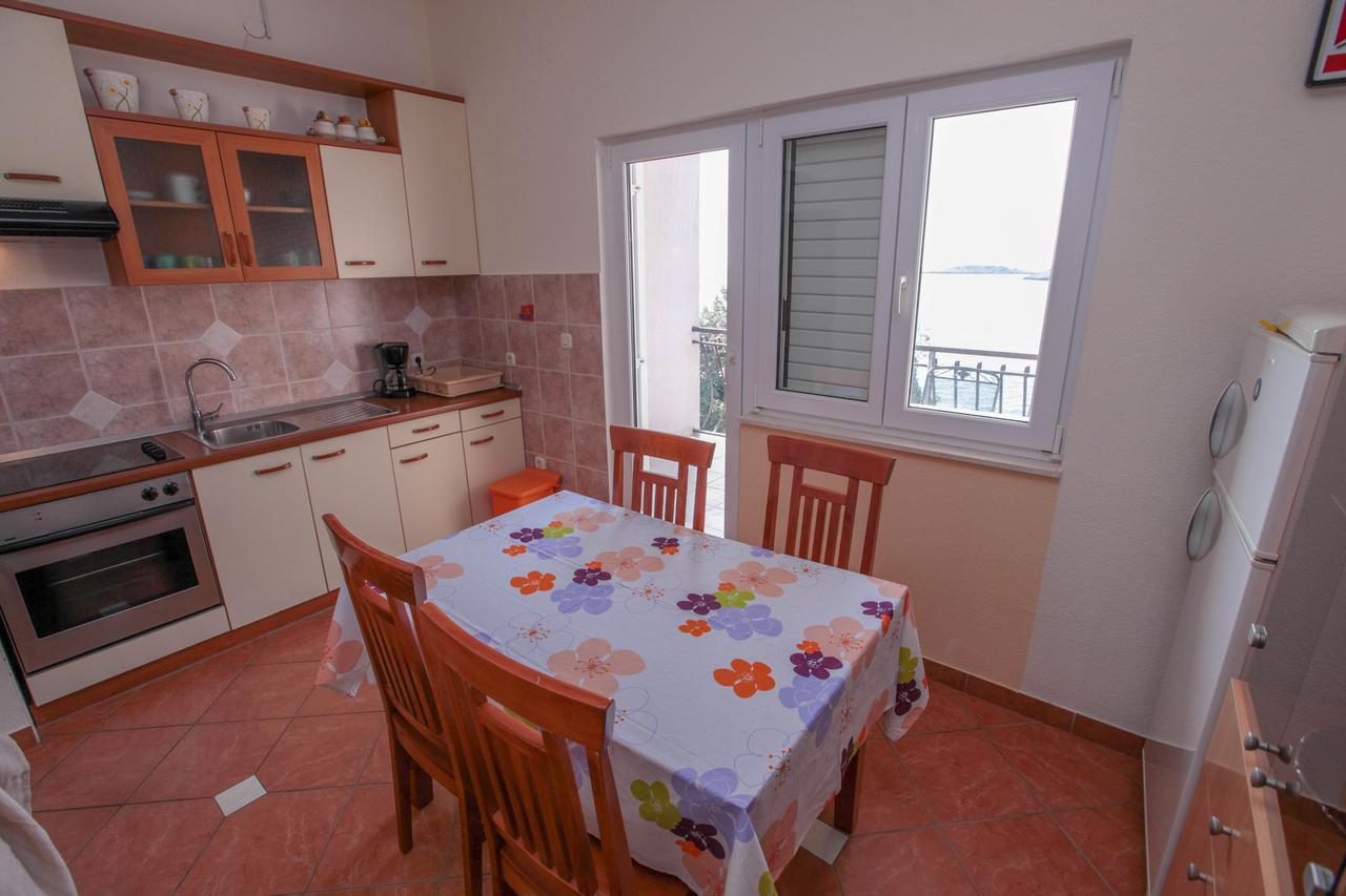 Apartments Mama Рогозница Екстериор снимка
