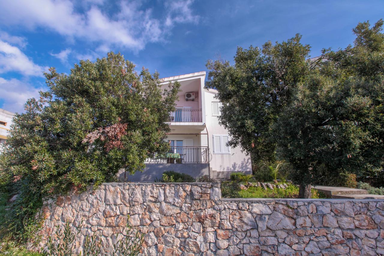 Apartments Mama Рогозница Екстериор снимка